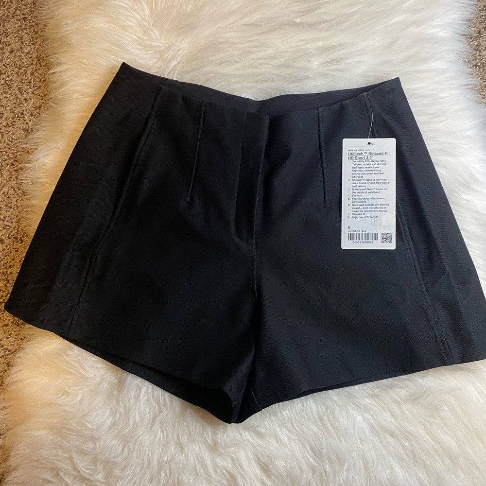 Lululemon Size 6 Utilitech Relaxed Fit HR Short 3.5” Black New
